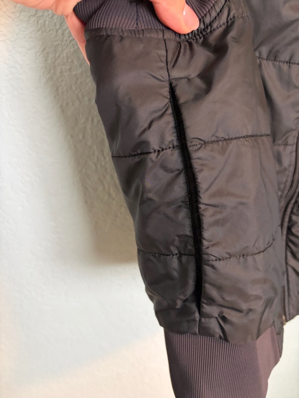 lululemon athletica Black Sleeveless Reversible Puffer Vest - Picture 3 of 7